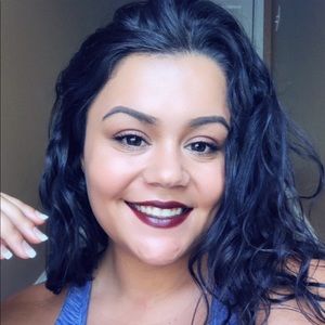 Meet your Posher, Selena